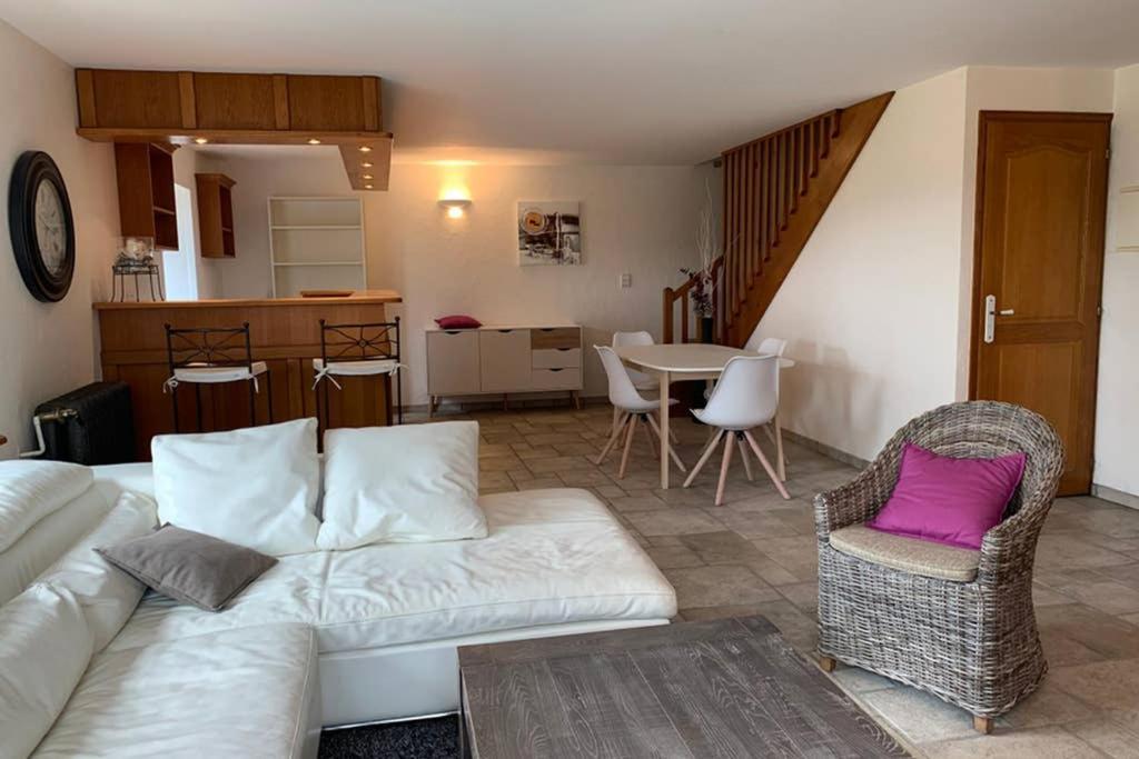 Domaine Des Pierres D Auvergne Flat Exterior photo
